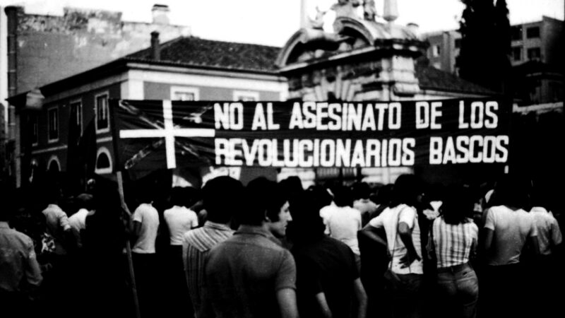 Hace 50 años, el último mitín de Franco casi concluye en matanza