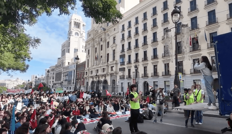 Primera huelga estudiantil en la historia contra el bullying. Sandra, ¡no te olvidamos!