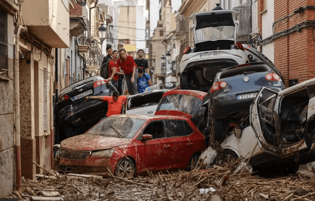 229 personas ¿VÍCTIMAS DE LA “DANA”?: INTERESES, IMPREVISIÓN, INCOMPETENCIA