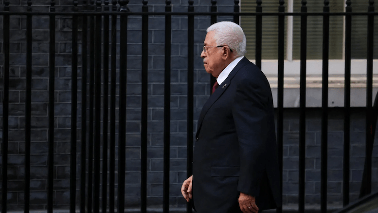 Mientras Israel sigue devorando Cisjordania, Abbas se aferra a una Autoridad Palestina que se hunde