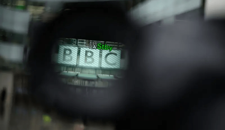 La BBC defiende su imparcialidad, Trump amenaza con demandar a la cadena