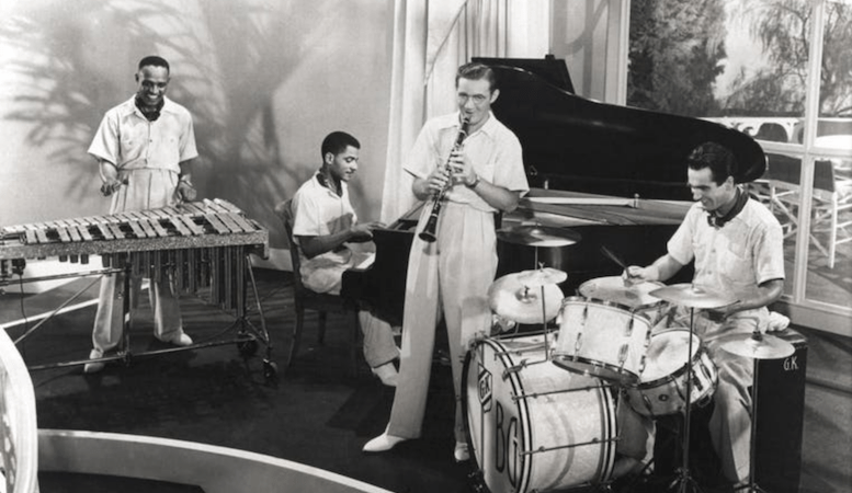 Stompin’ At The Savoy – Benny Goodman