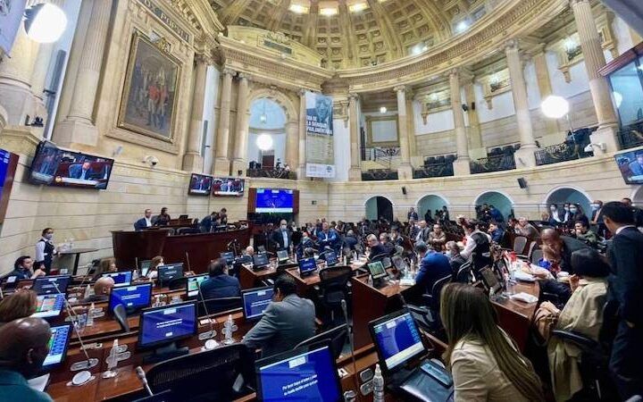Colombia. Congreso de la República entre la autonomía y el servilismo