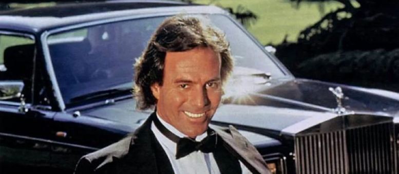 Julio Iglesias y el sistema