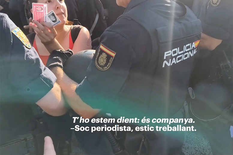 El gobierno multa a una periodista de ‘La Directa’ que cubrió la huelga contra Mazón