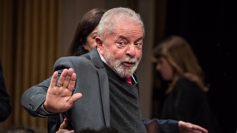 4-3-2016: un juez brasileño hace detener a “Lula” y lo obliga a declarar por cuatro horas