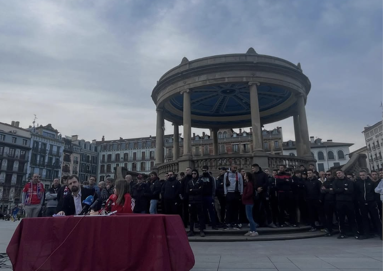 La plataforma Sadar Bizirik exige la retirada de la Policía Nacional de El Sadar