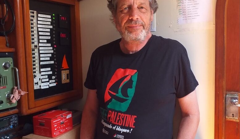 SOS Santiago González Vallejo a bordo del barco Adalah, asaltado y secuestrado en aguas internacionales