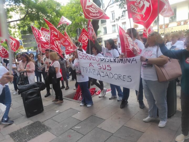 Madrid: trabajadoras de limpieza del Hospital de La Princesa se concentran y anuncian huelga indefinida