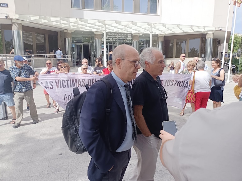 Una brecha en el muro de la impunidad: víctima de torturas durante el franquismo, declara ante la Justicia