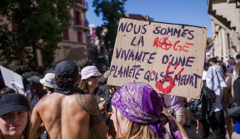 Masiva protesta en Ginebra contra la perversidad del Norte Global