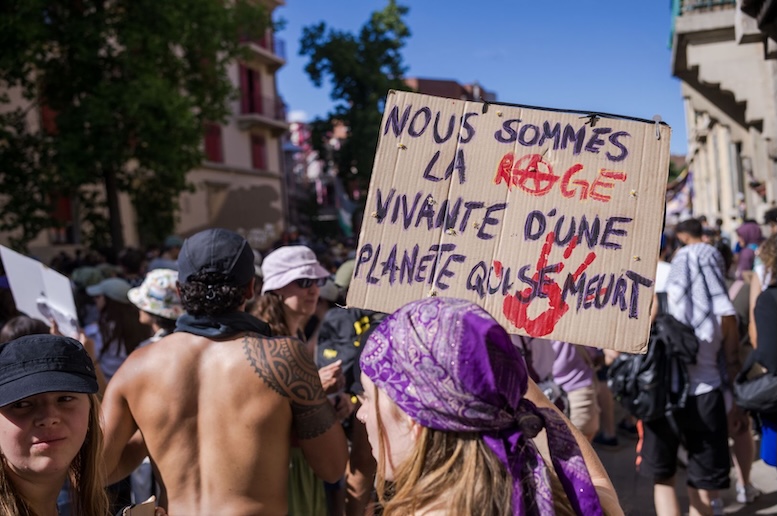 Masiva protesta en Ginebra contra la perversidad del Norte Global
