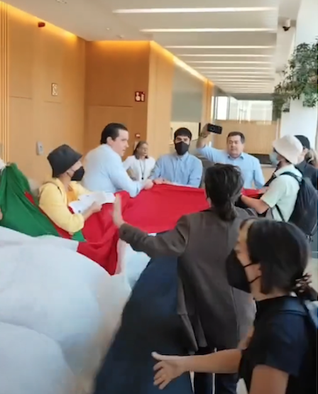Acció en les oficines de l’empresa naval MSC a València, denunciem la seua implicació en el genocidi palestí!