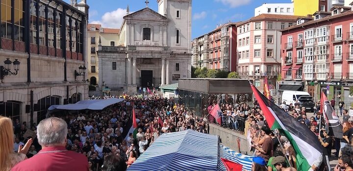 Santander se echa a la calle contra el fascismo y por los derechos de las personas migrantes