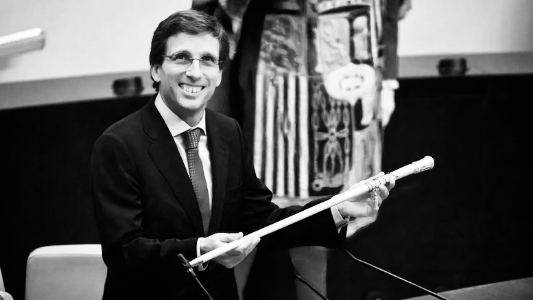 Madrid, corte de los milagros, versión siglo XXI: Presentando a Almeida y su magia pelotagia