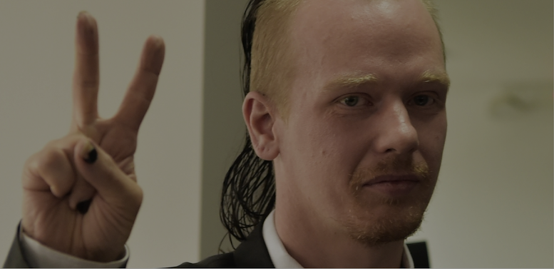 Ecuador deporta a Ola Bini, programador vinculado a Assange, tras declararlo «amenaza» para la seguridad