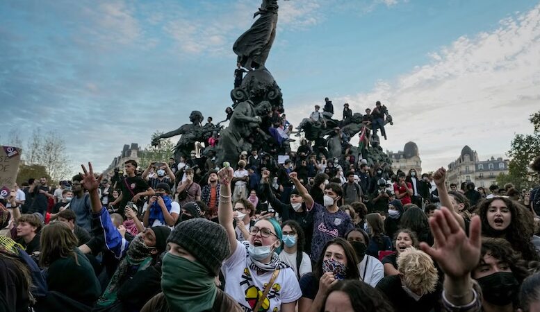 Francia: se masifica el movimiento estudiantil defendiendo la pública y contra la represión