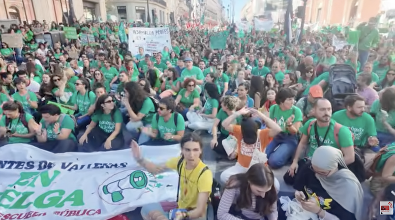 Madrid se levanta por la educación pública: huelga indefinida, brutalidad policial y marea verde en la ciudad
